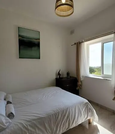 Apartment Luxury En-suite Double. Beach-house With Sea Views *