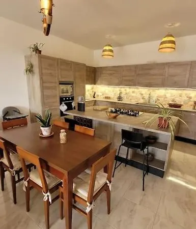 Apartment Luxury En-suite Double. Beach-house With Sea Views Mellieha