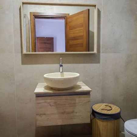 Apartmán Luxury En-suite Double. Beach-house With Sea Views Mellieħa