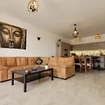 Luxury En-suite Double. Beach-house With Sea Views *