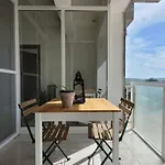 Luxury En-suite Double. Beach-house With Sea Views Appartement