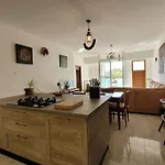 Luxury En-suite Double. Beach-house With Sea Views Appartement *