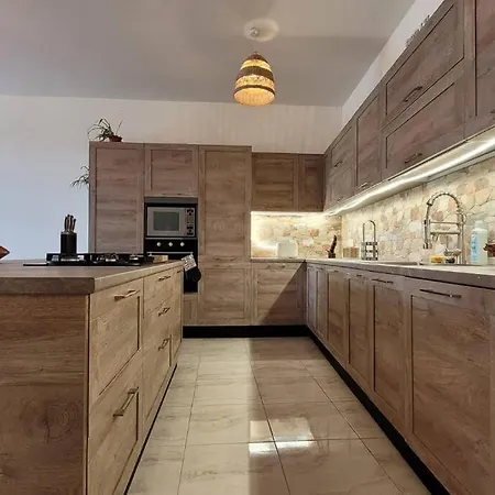 Luxury En-suite Double. Beach-house With Sea Views *