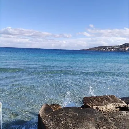 Luxury En-suite Double. Beach-house With Sea Views