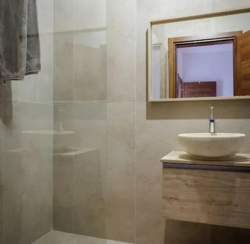 Luxury En-suite Double. Beach-house With Sea Views Mellieħa