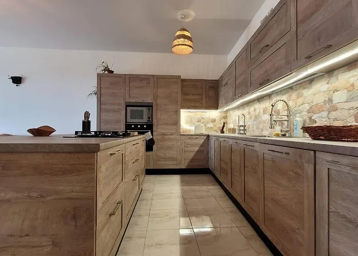 Luxury En-suite Double. Beach-house With Sea Views *