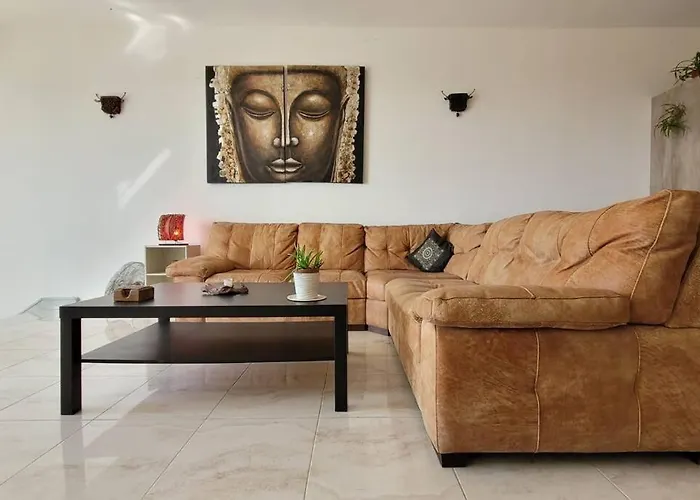 Luxury En-suite Double. Beach-house With Sea Views *